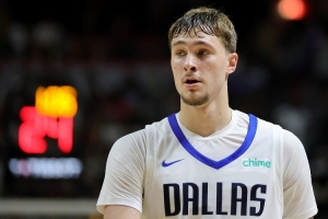 ??孔祥宇：弗拉格首秀頂住了對(duì)抗壓力&打得算是出色 他還很年輕