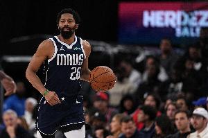 上賽季場均11分2.6板4.4助！黃蜂官宣正式簽約丁威迪