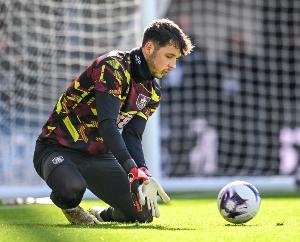 羅馬諾：曼城考慮回購(gòu)伯恩利門(mén)將特拉福德，但需要有一名門(mén)將離隊(duì)