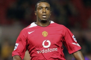 太陽(yáng)報(bào)：前曼聯(lián)球員起訴醫(yī)生，稱不必要的手術(shù)毀了他的職業(yè)生涯